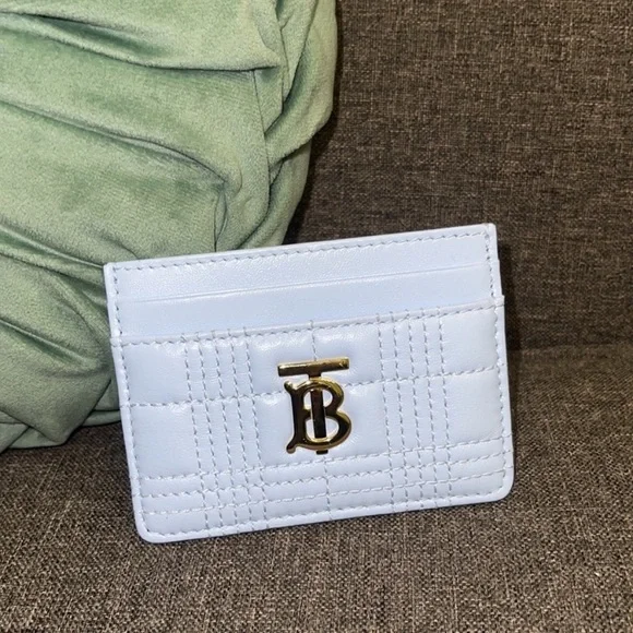 Burberry - Picture 3 of 5